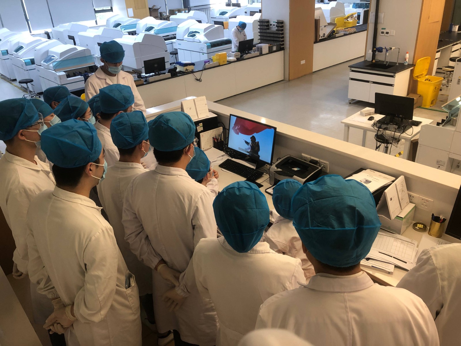 �غú�ɫ���� ��ǰʮ�����˶�.jpg